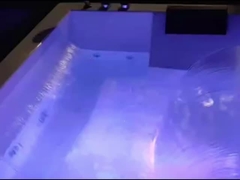 Ladodo E-8007 Zwei-Person-Acryl-Freistand-Rechteck-Badewanne mit Doppel-Wasserfall